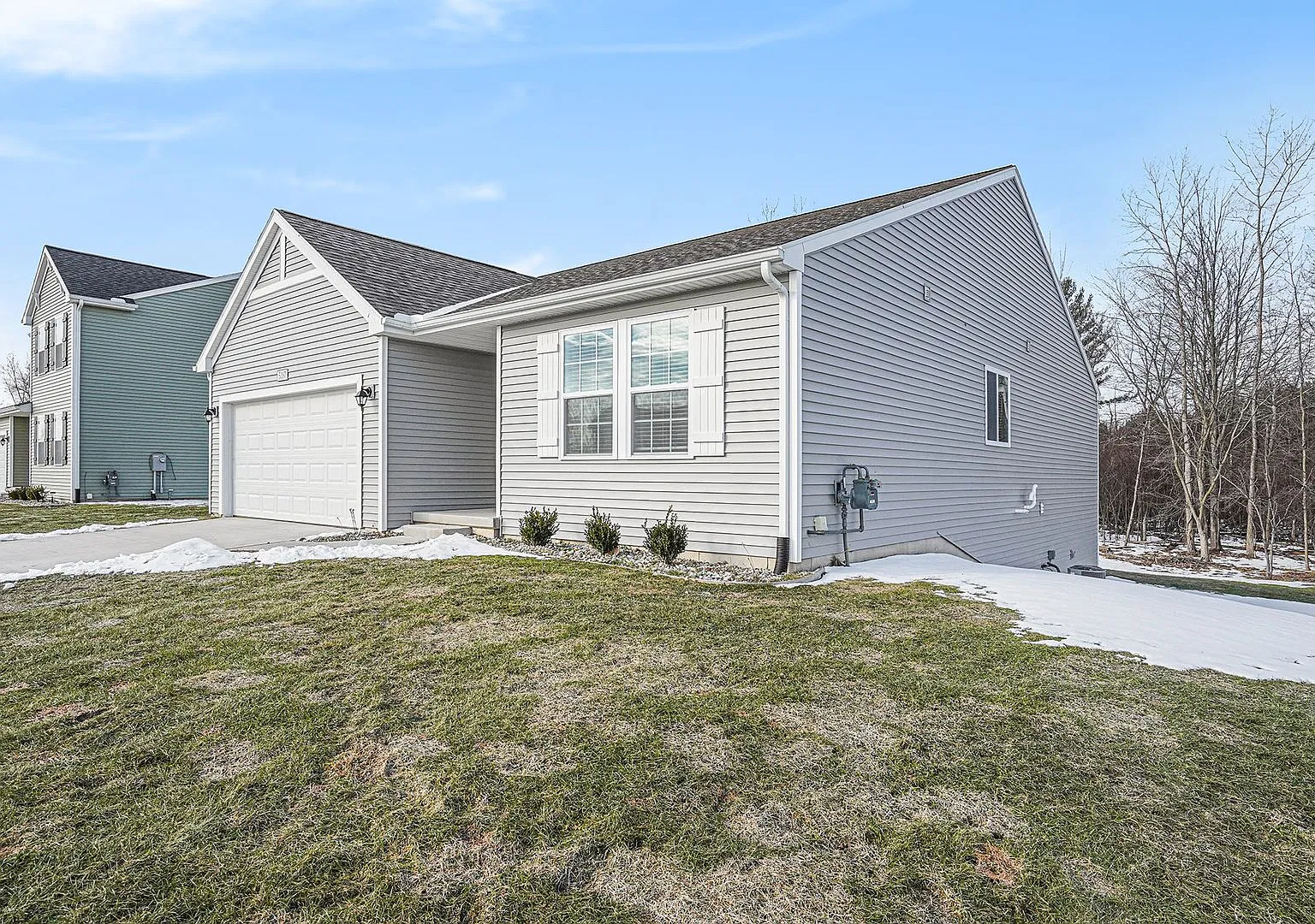 1 Month FREE Rent! Applied to Your First Full Month. Terms & Conditions Apply. — Photo 3