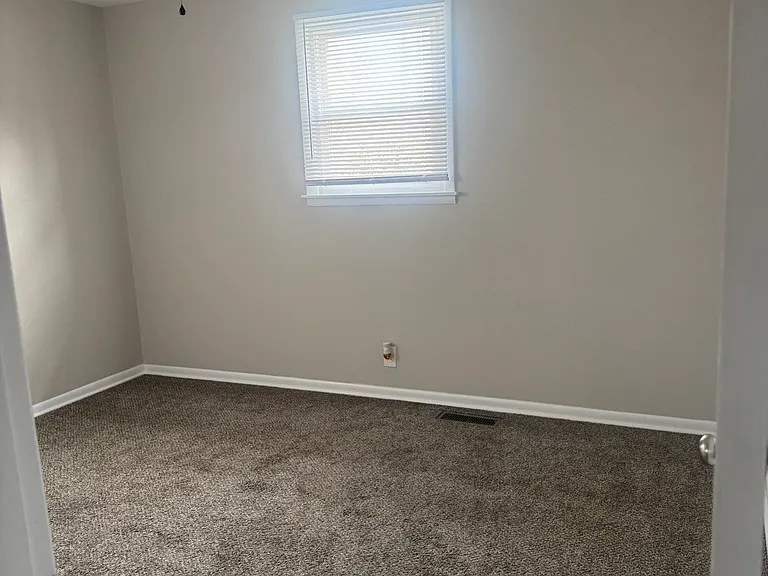 671 Shelton Ct — Photo 6