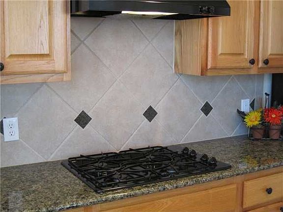 5th image of 2913 Stonecreek Dr
