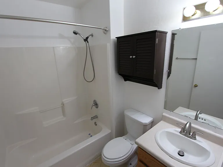 1909 E Maple Ave — Photo 16