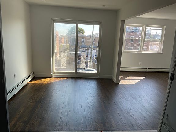 2nd image of 126 27th Ave Floor 3