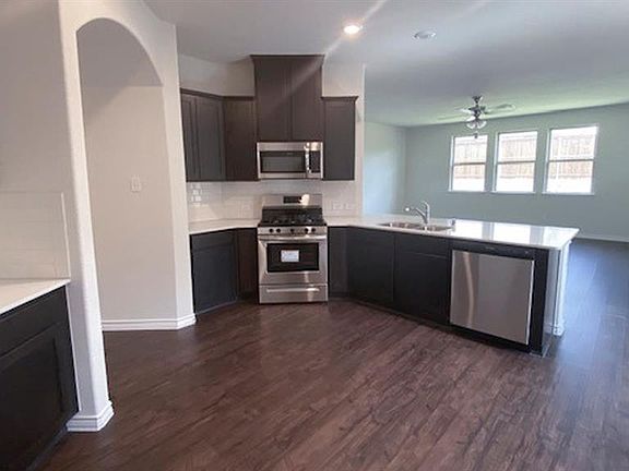 5th image of 4136 Agatha Ln