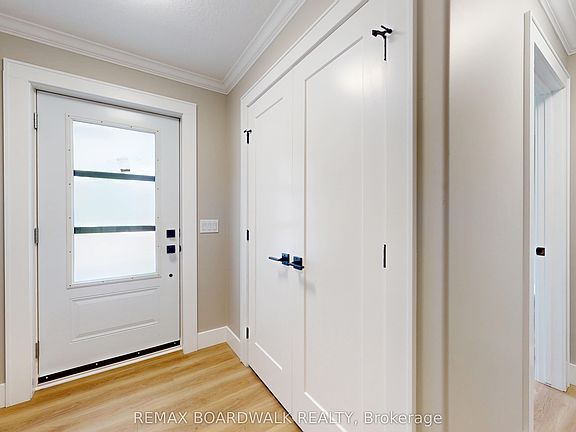 3rd image of 1025 Aspen Dr