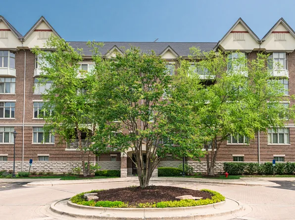 425 Village Grn Unit 207, Lincolnshire, IL 60069