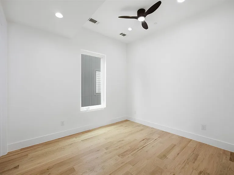 4605 Belmont Ave #2 — Photo 25