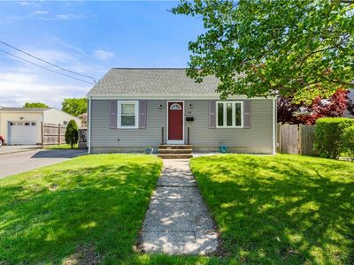 328 Maple St, Warwick, RI, 02888