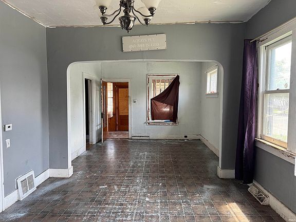 5th image of 621 S Kaley St