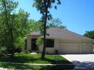 10604 Riggs Dr, Overland Park, KS 66212