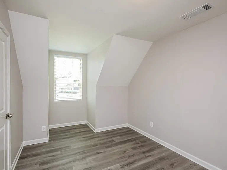 643 Nonsuch Way — Photo 16