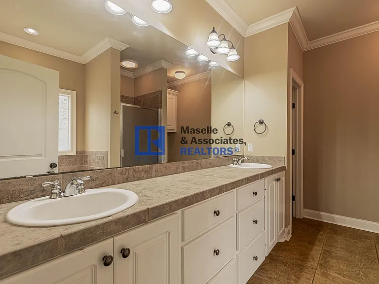 213 Provonce Park — Photo 22