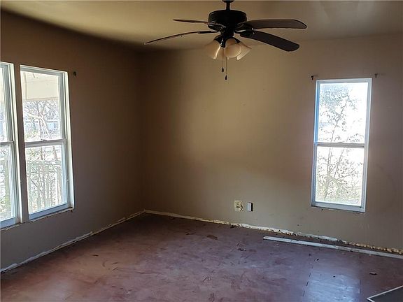 4th image of 208 N West Ave