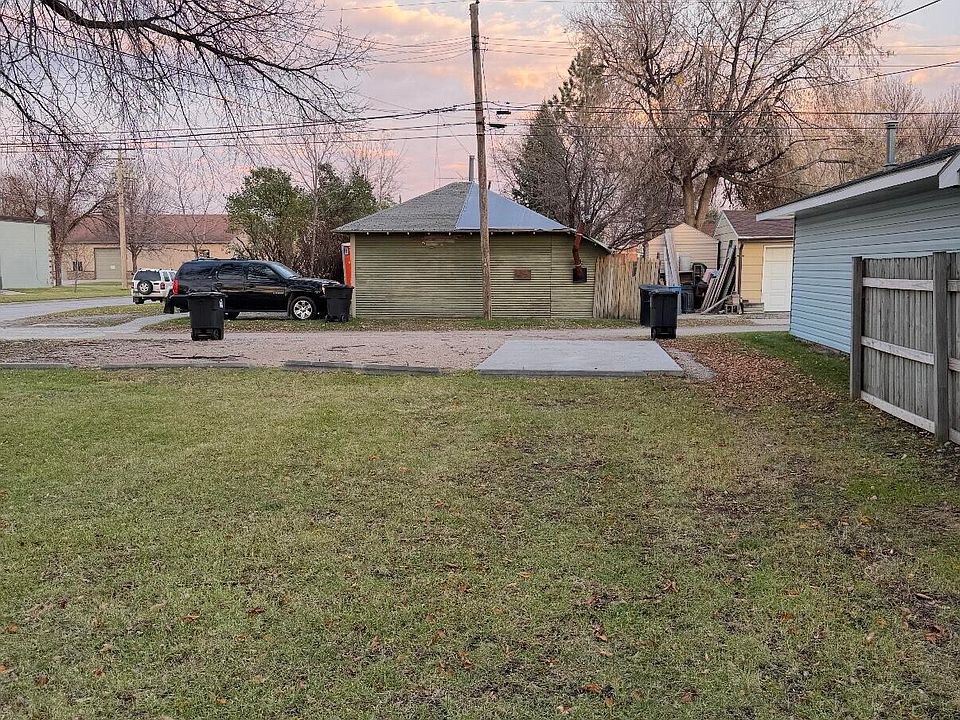 2nd image of 701 S 16th St