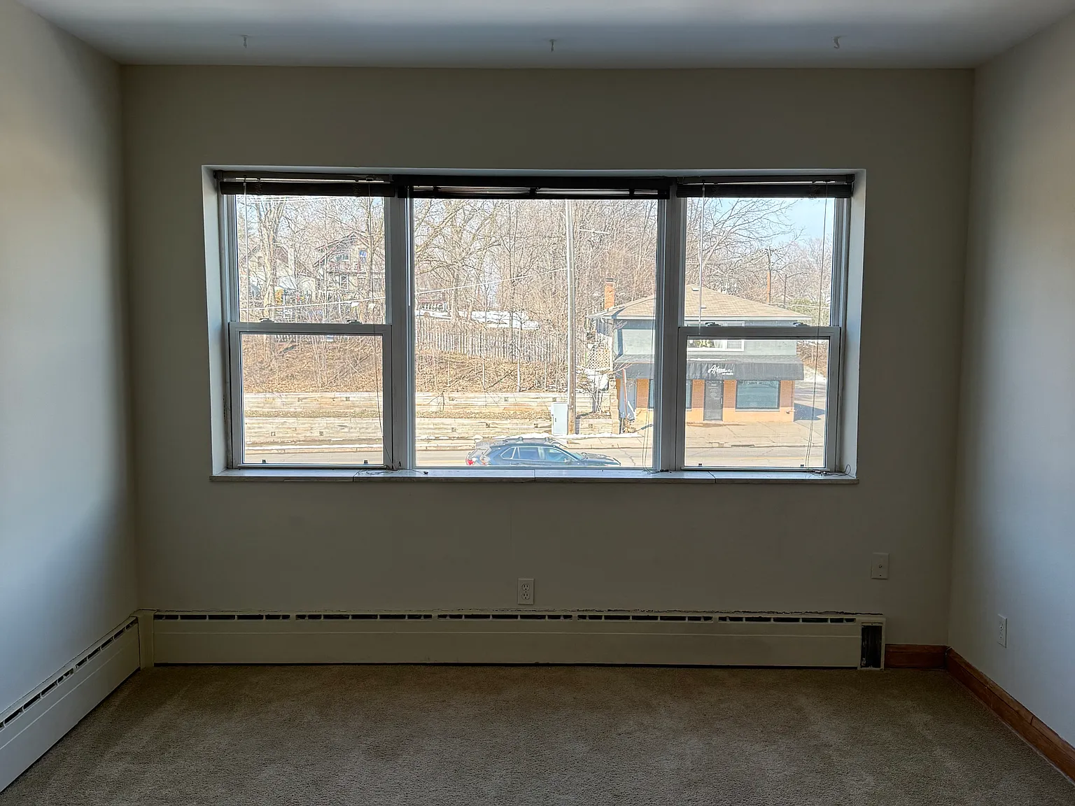 2 bed, 800 sqft, $1,400 — Photo 3