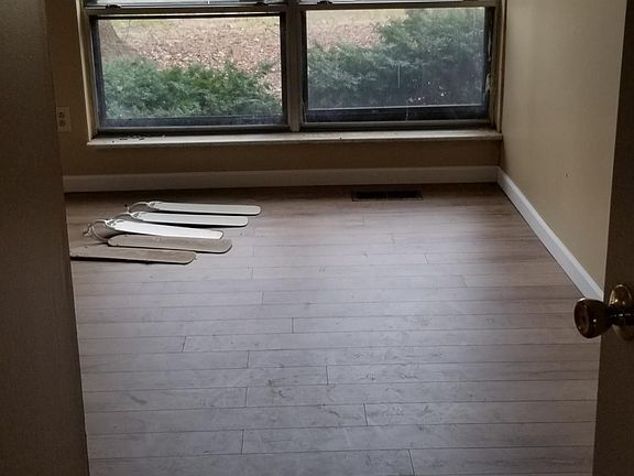 3rd image of 12390 Rocket Dr