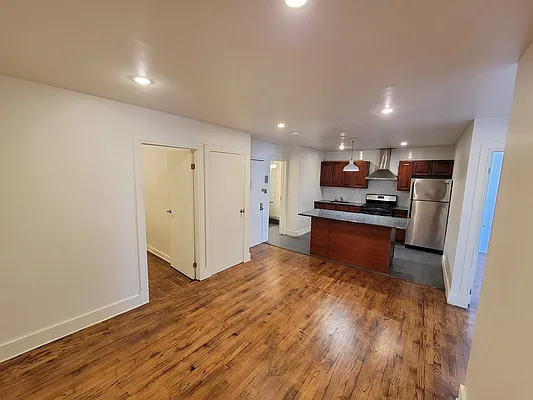 Rented by E Realty International Corp | media 7