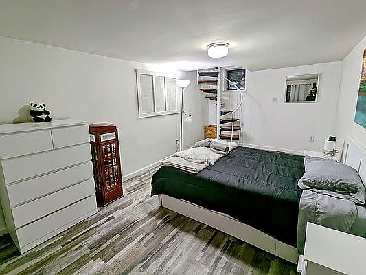 4th image of 127 W 85th St APT A