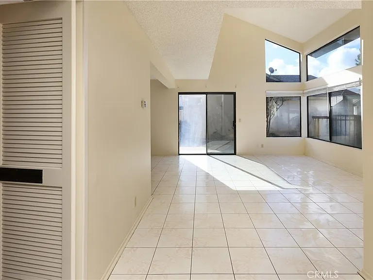 11251 Frankmont Ct — Photo 3