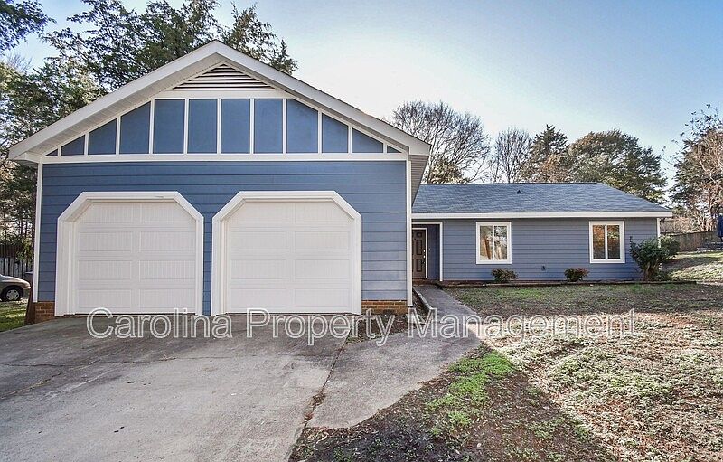 1st image of 10216 Camelback Cir