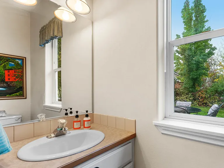 9824 N Jesse Ct — Photo 12