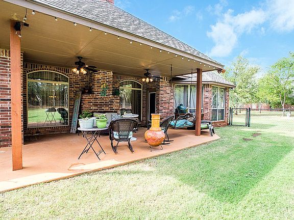 5th image of 13057 Oak Hill Dr