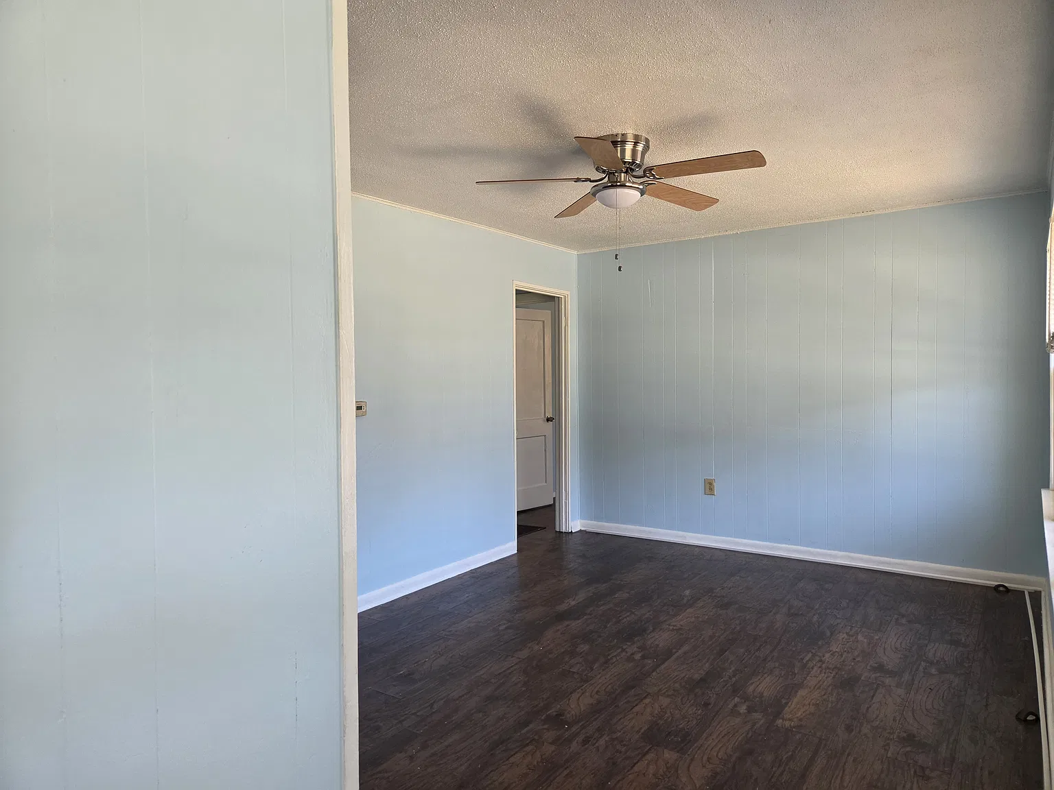 2 bed, 750 sqft, $850 — Photo 2