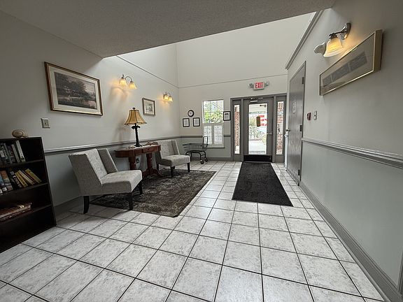 Riverclub Building 2, Lobby