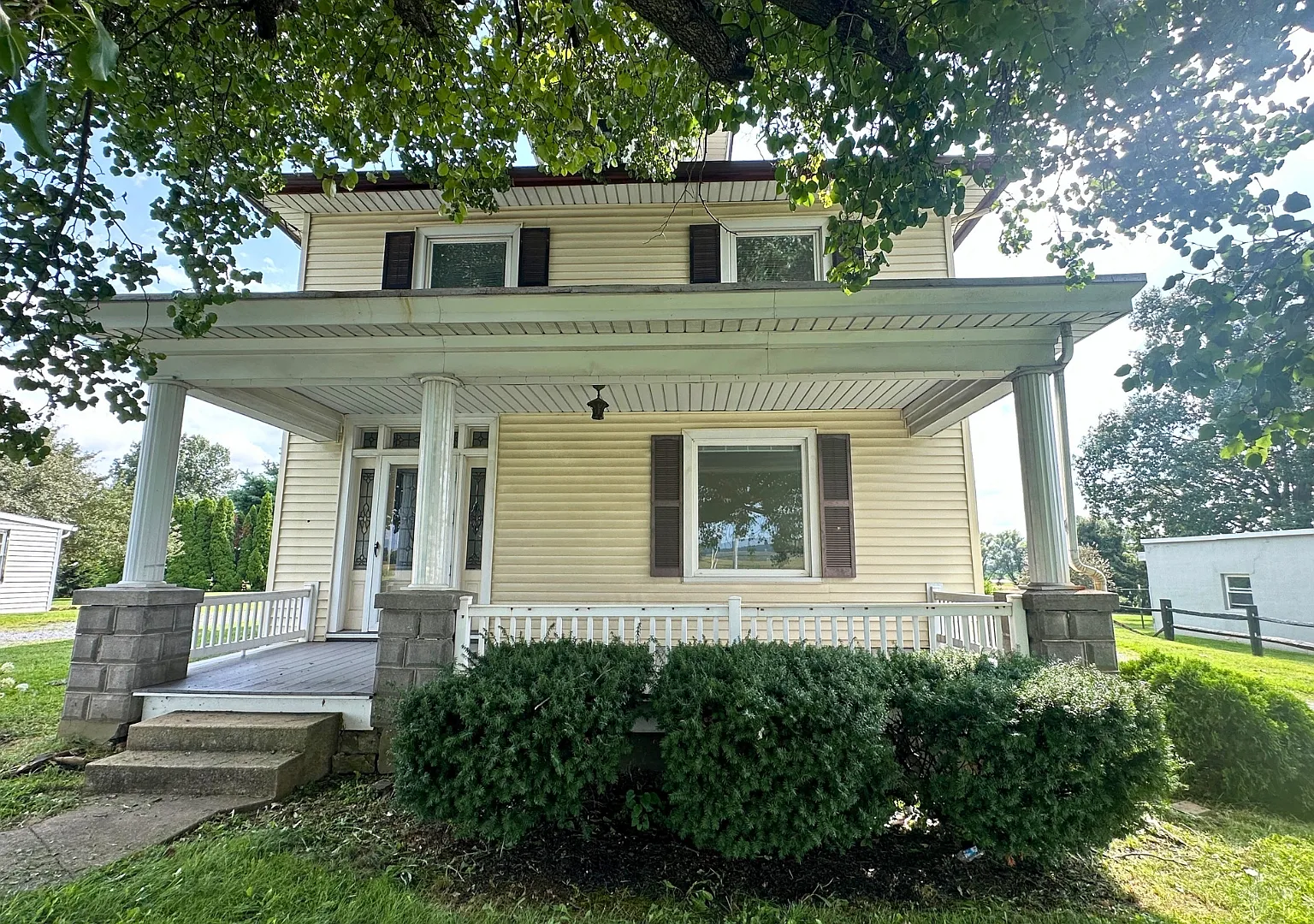 4 bed, 1.5 bath, 1627 sqft, $1,895 — Photo 3