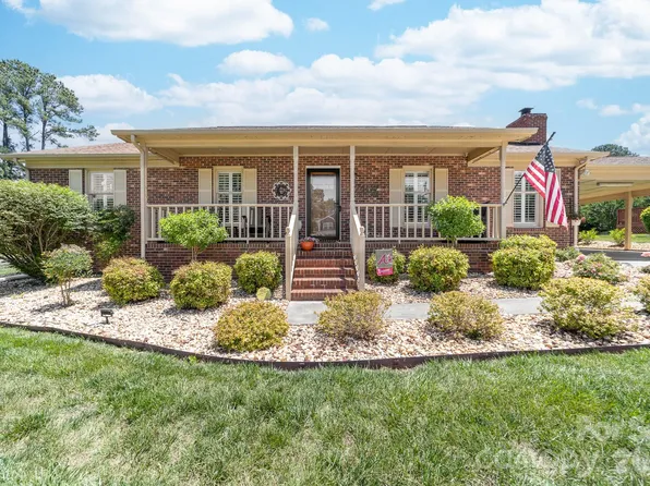 2402 Malotte Ln, Gastonia, NC 28054
