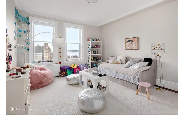 Sold by Douglas Elliman | media 24