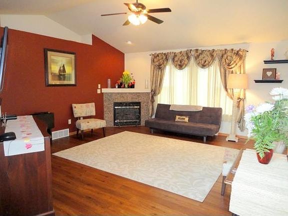 2nd image of 1558 Dalebrook Dr