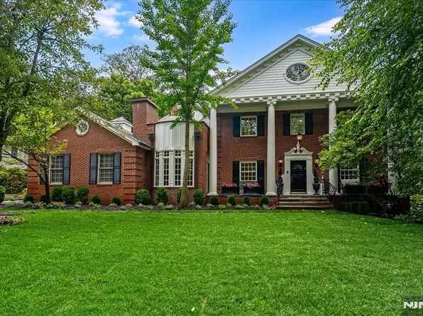 294 Oakwood Rd, Englewood, NJ 07631