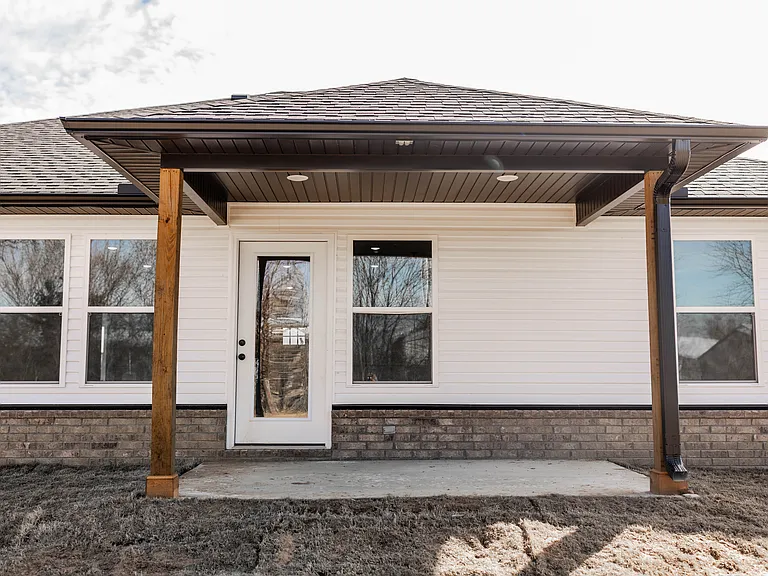 1413 Emelyn Ln — Photo 11