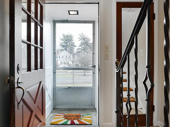 3rd image of 1863 Greenway Ave S