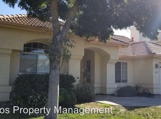 1877 Riverside Way, Los Banos, CA 93635