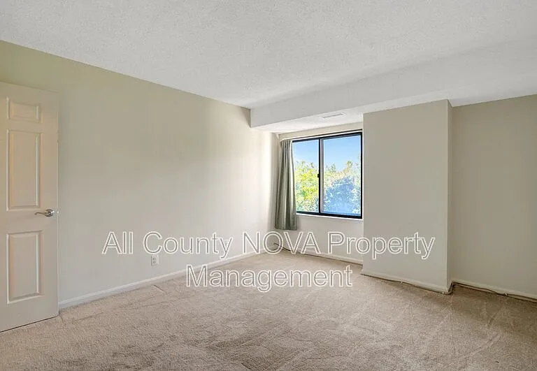 3800 Powell Ln #727 — Photo 23