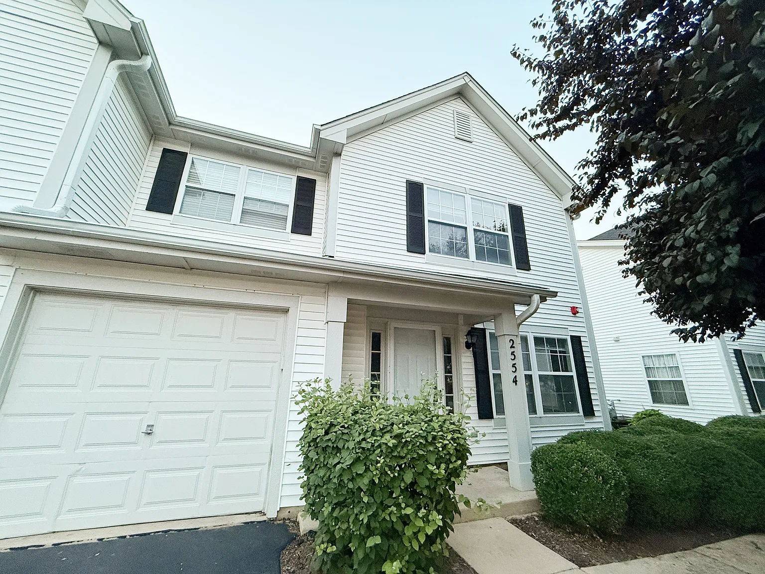 2 bed, 2.5 bath, 1116 sqft, $2,100 — Photo 1