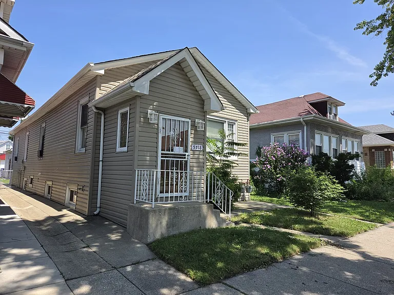 5718 W Melrose St #B — Photo 17