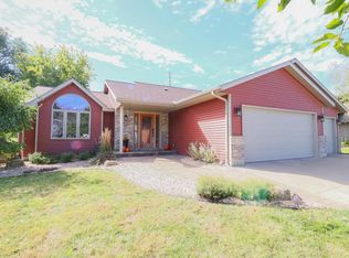 610 Freedom St, Holmen, WI 54636