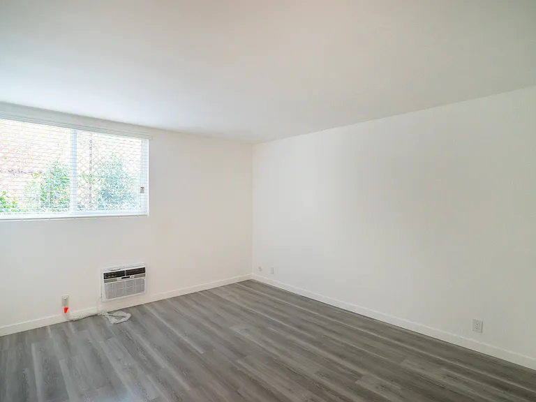 3461 Waverly Dr — Photo 13