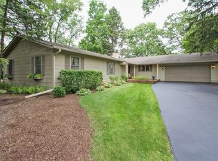 12 Victoria Ln, Hawthorn Woods, IL