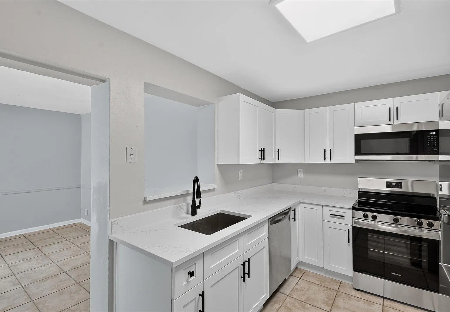 W 28th St, Riviera Beach — Photo 1