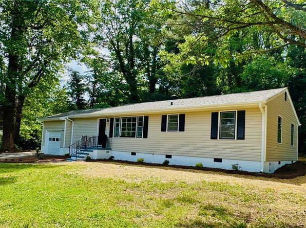 5670 Plantation Dr, Winston Salem, NC 27105