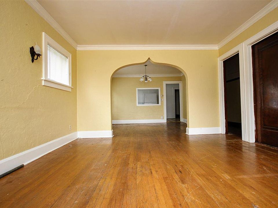 2219 11th Street Apartments Rockford, IL Zillow