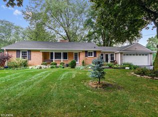 8 N Schoenbeck Rd, Prospect Heights, IL 60070