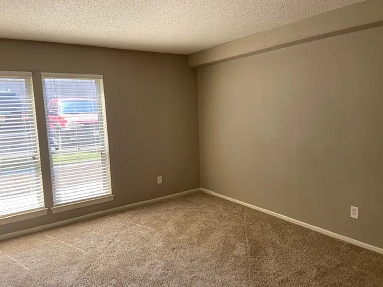 6680 Whispering Oak Pl #1 — Photo 4
