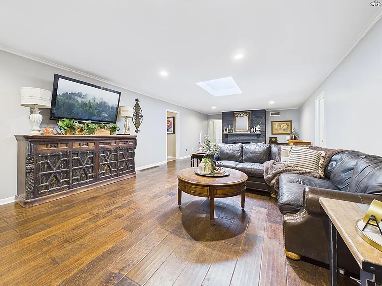 5501 Seymour Hwy — Photo 9