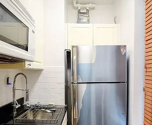 4th image of 163 Mulberry St APT 9