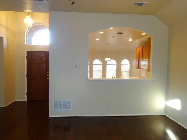 5433 Crystal Ct — Photo 4