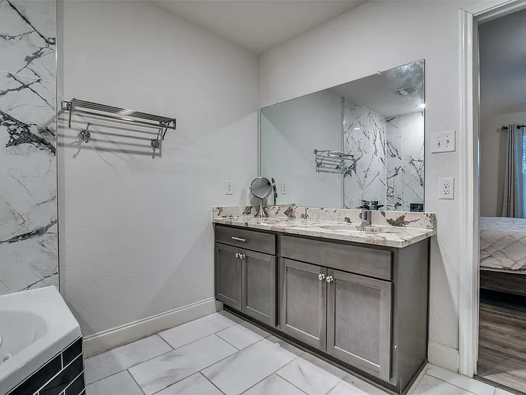 1829 Strongbark Dr — Photo 3