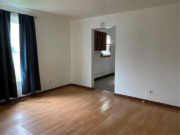 2nd image of 406 W Van Buren St